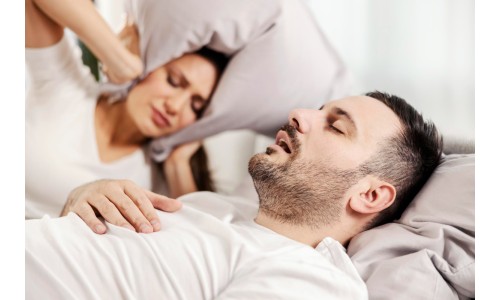 Bezdech senny – cichy zabójca. Jak dobrać i stosować aparat CPAP