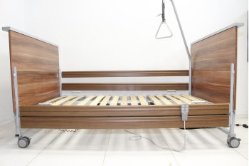 Regenerowane łóżko rehabilitacyjne Bock AdiFlex do 220 kg, leże aż 120 cm + Wysięgnik