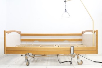 Regenerowane łóżko rehabilitacyjne EL 3F Stiegelmeyer Classico + Wysięgnik | Duże koła