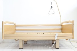 Regenerowane łóżko rehabilitacyjne Stiegelmeyer Regenta z wysięgnikiem