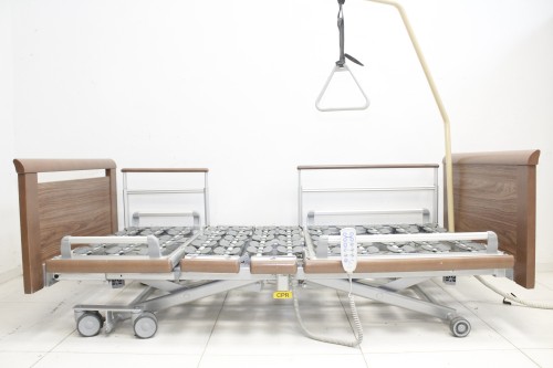 Regenerowane łóżko rehabilitacyjne EL 5-Fun Volker 5384 Kepler z wysięgnikiem