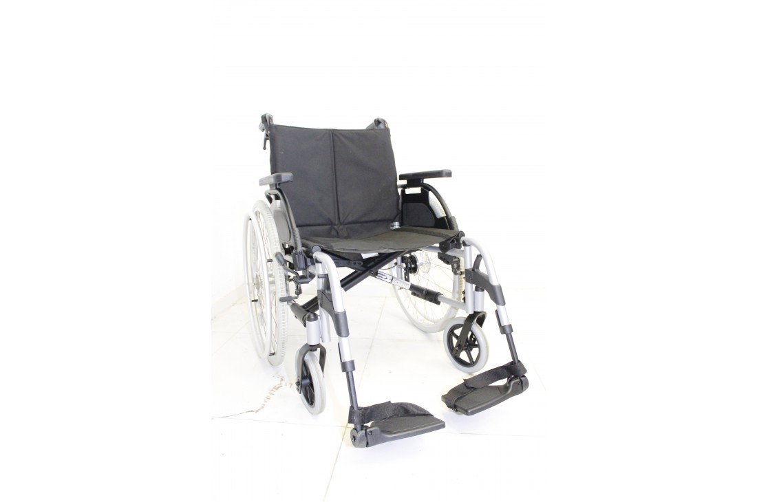 Wózek inwalidzki Breezy 51 cm | NR 11 | Regenerowany