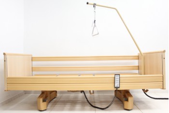 Łóżko rehabilitacyjne, elektryczne, 5-funkcyjne Stiegelmeyer Solano + Wysięgnik - do 175 kg | Regenerowane