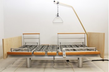 Łóżko rehabilitacyjne EL 4F Volker 3080FS + Wysięgnik | Regenerowane